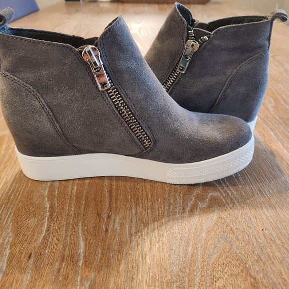 STEVE MADDEN Platform Wedgie Gray Suede Double Zip Sneaker Bootie Womens Size 8 - Picture 7 of 12